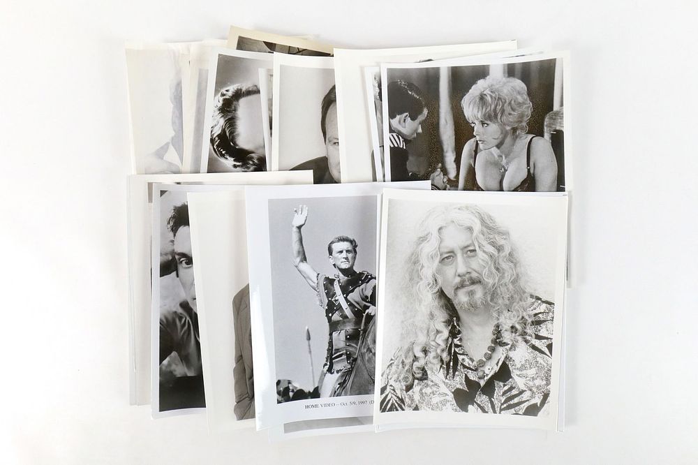 Lot 301: Lot of 25 Mixed Photographs of Celebrities - Gustavo Parras