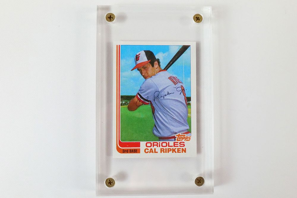 Lot 229: Cal Ripken Jr. Topps Traded RC #98T