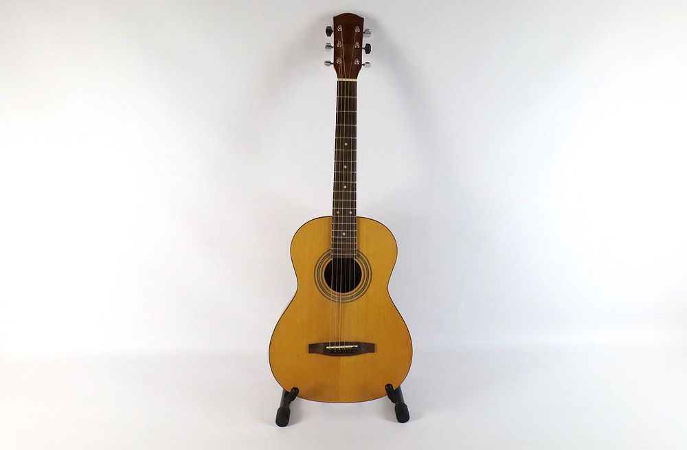 Lot 172: Starcaster by Fender Acoustic Guitar