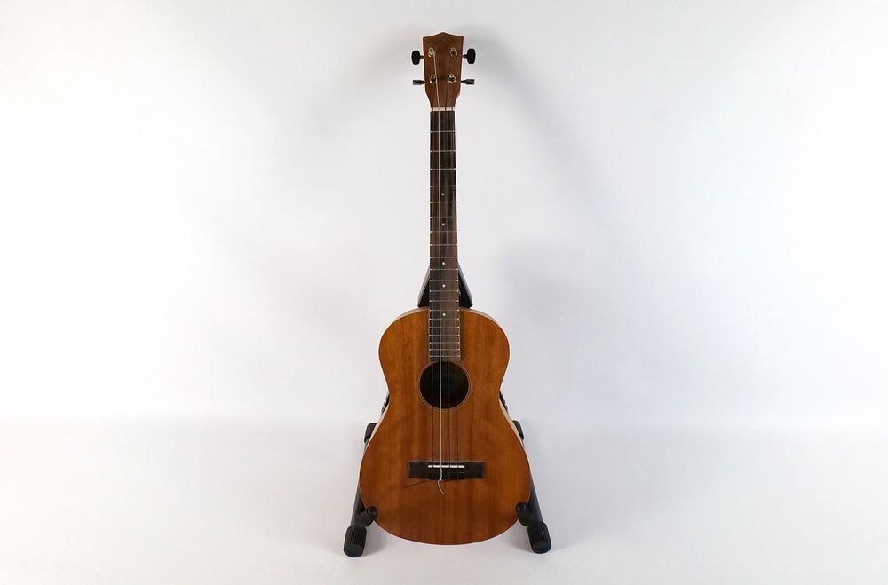 Lot 192: Diamond Head Ukulele