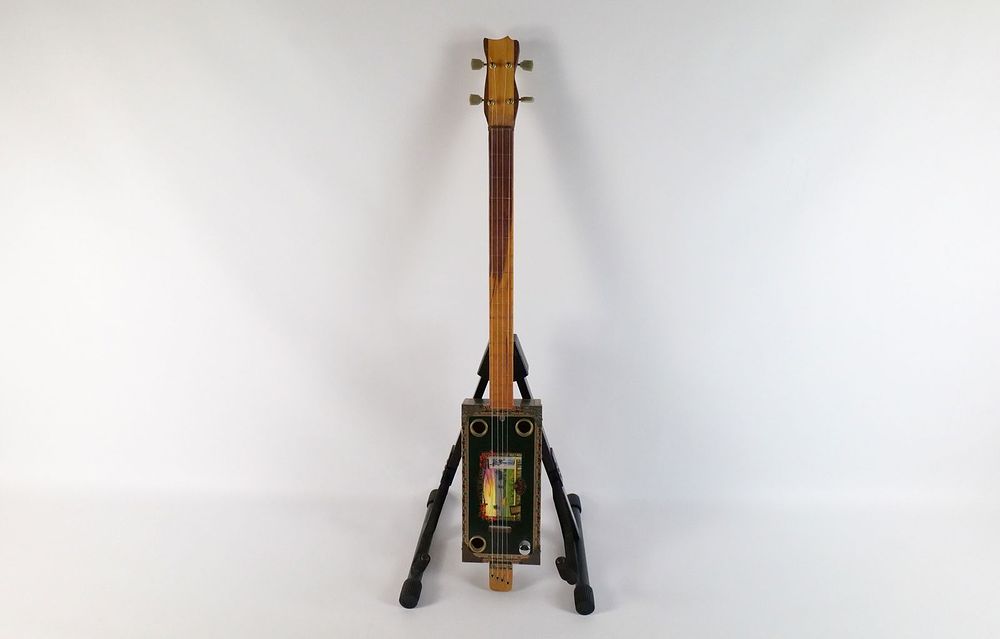 Lot 203: Casa Torano Deluxe Cigar Box Banjo