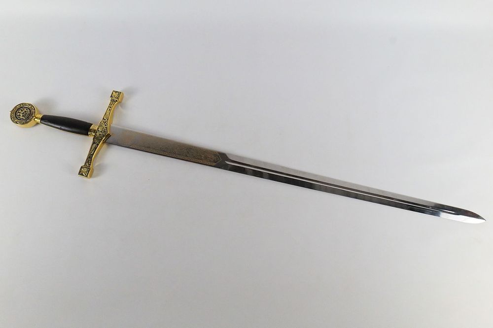 Lot 338: Excalibur King Arthur Fantasy Sword