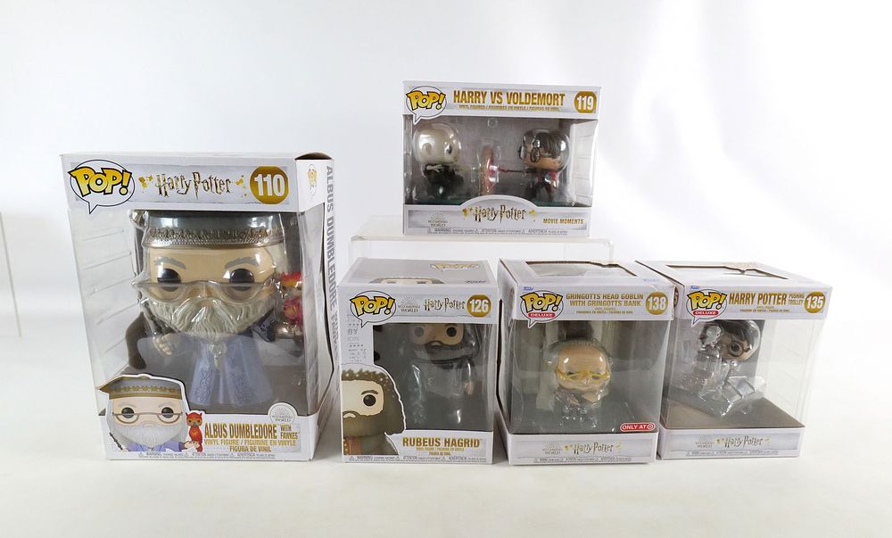 Lot 334: Lot of 5 Funko Harry Potter Pops