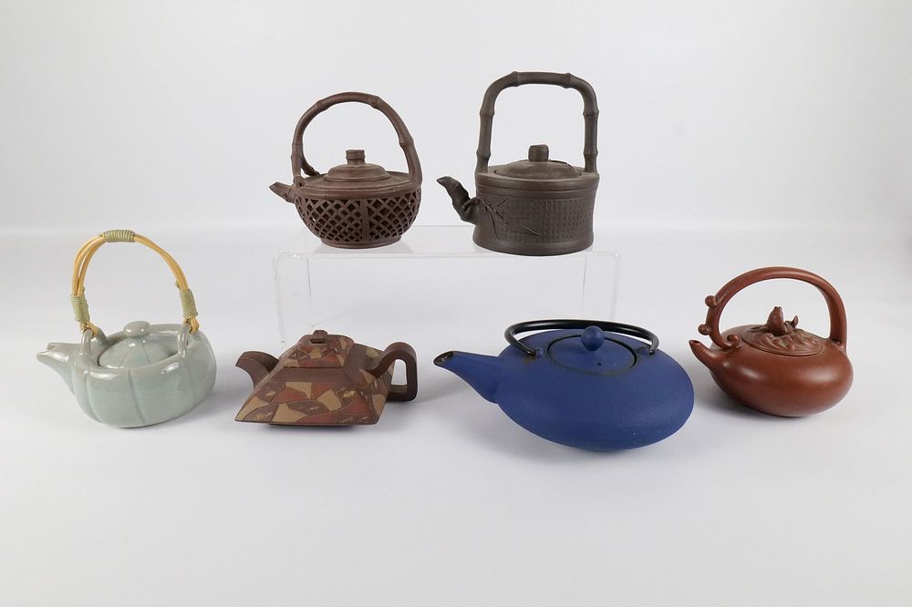 Lot 202: Lot of 6 Asian Teapots