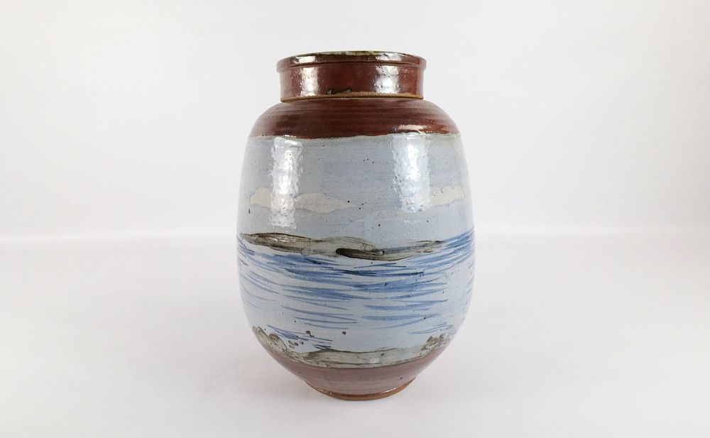 Lot 236: NJ Pottery DW Jones Studio Art Pottery Covered Urn