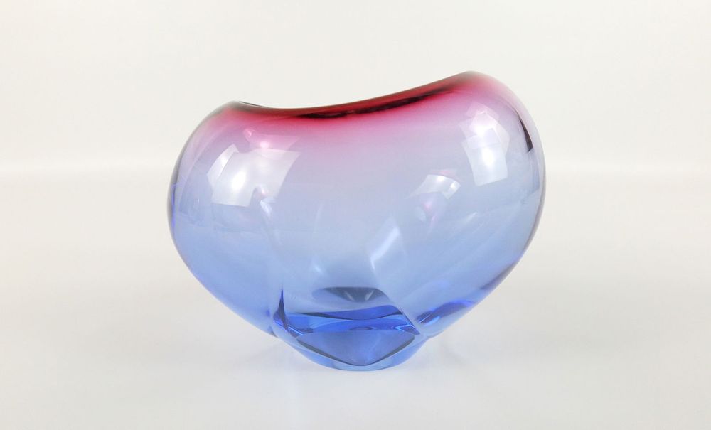 Lot 304: Don Gonzalez Hand Blown Blue Amethyst Glass Vase