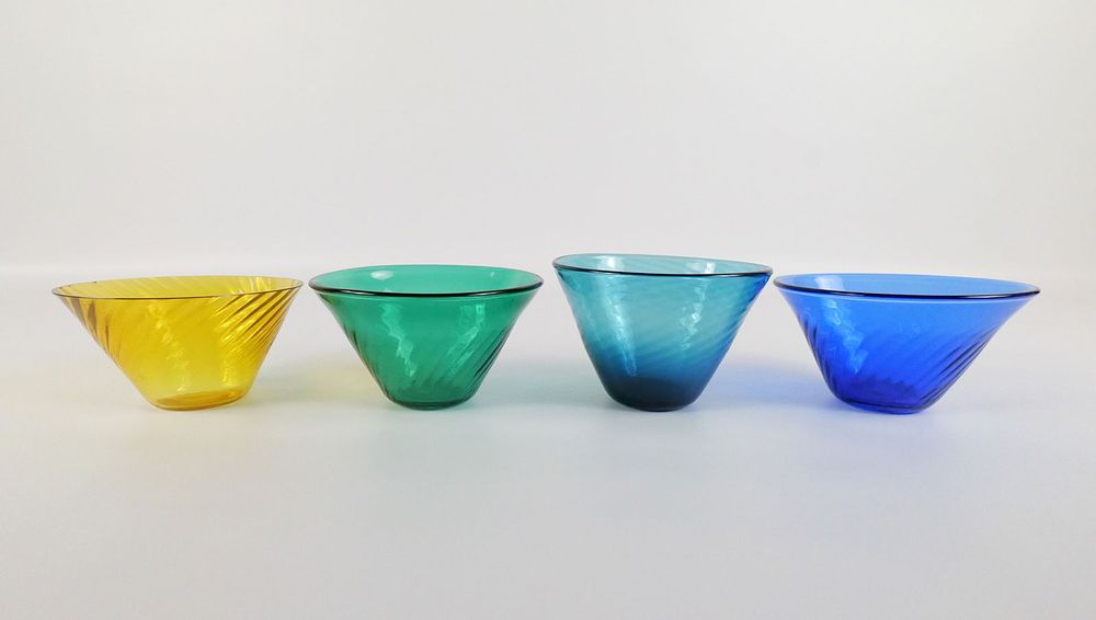 Lot 311: Lot of 4 Hand Blown Bayer Glass Bowls