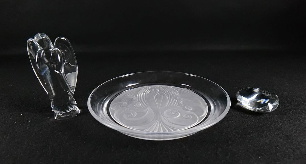 Lot 324: Lot of Crystal Pieces
