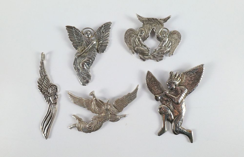 Lot 331: Lot of 5 Sterling Silver Hand & Hammer Silversmith's Christmas Ornaments