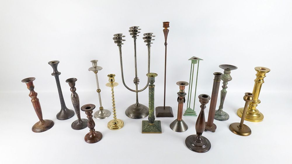 Lot 346: Lot of 16 Single Candlesticks