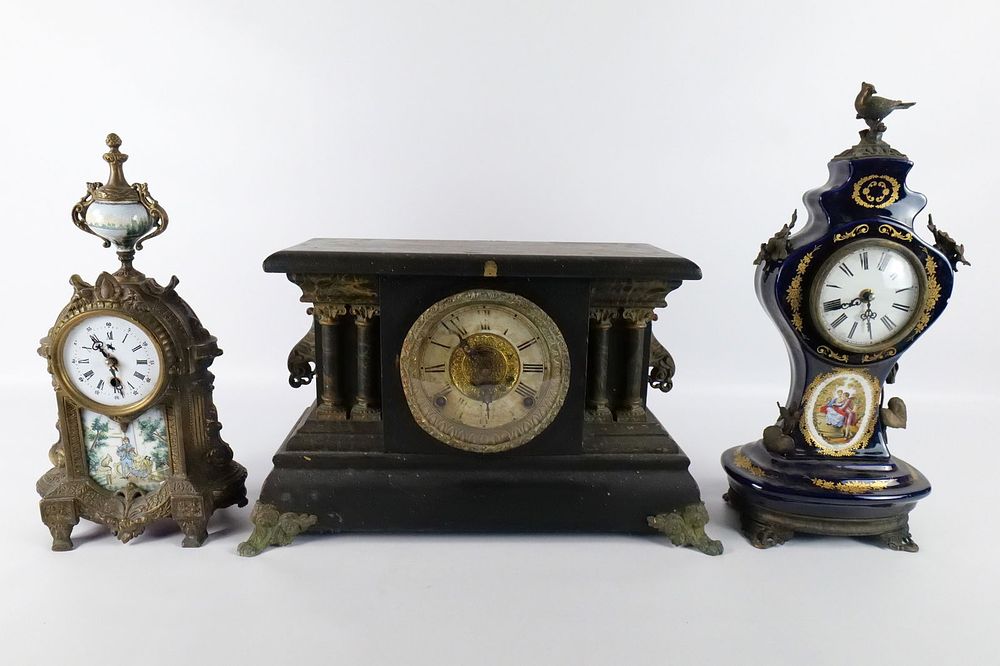 Lot 193: Lot of 3 AS-IS Mantle Clocks