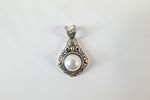 14K Akoya Pearl Jewelry and More. The lot includes mix of fine akoya pearl jewelry and more. Image - 8