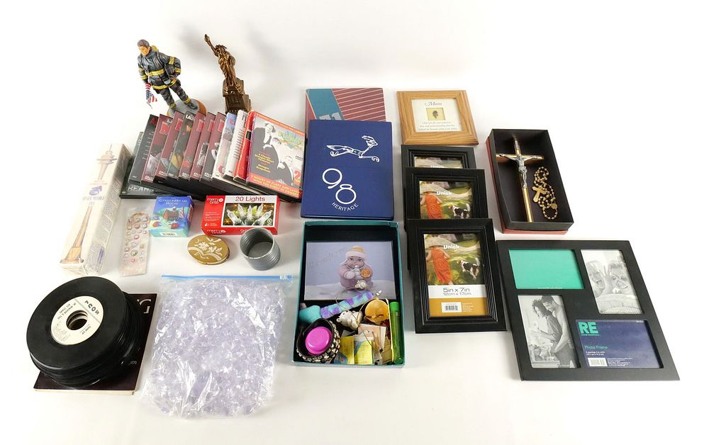 Lot 338: Mixed Lot of Items