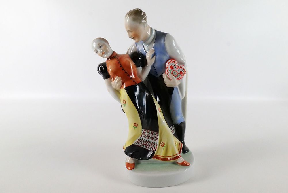 Herend Hungarian Folk Art Porcelain Figurine. Depicting Man Courting Woman. Excellent 