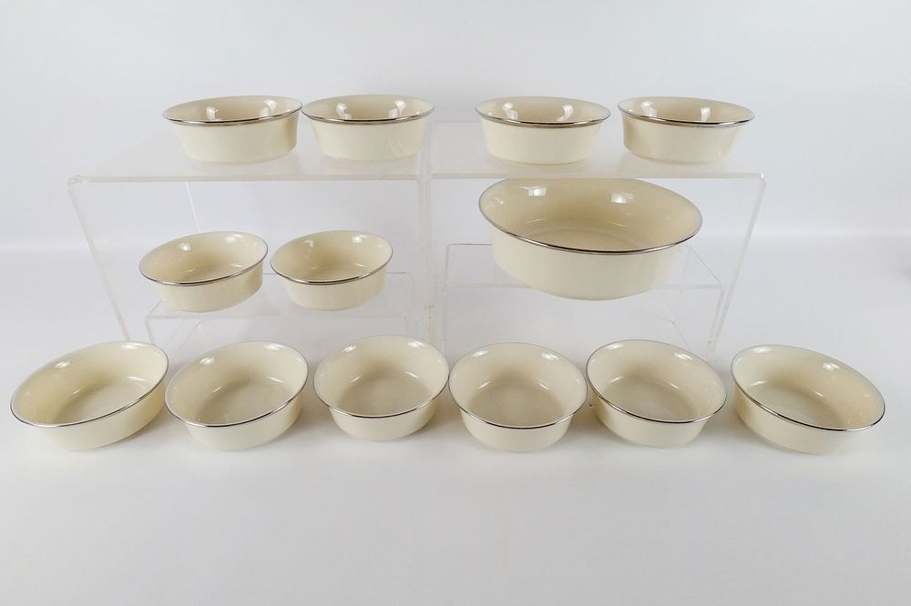 Lot 188: Lot of Lenox Solitaire Bowls