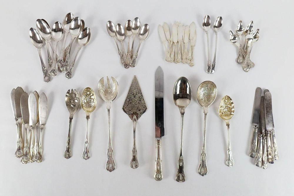 Lot 191: Lot of Silverplate Flatware