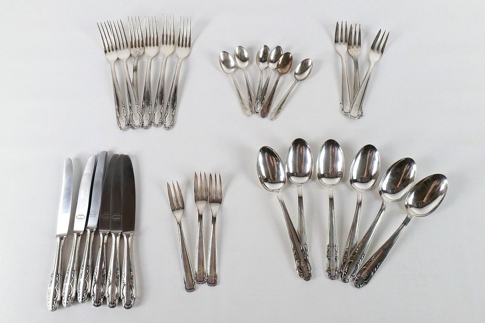 Lot 196: Group Lot of European Silverplate Flatware