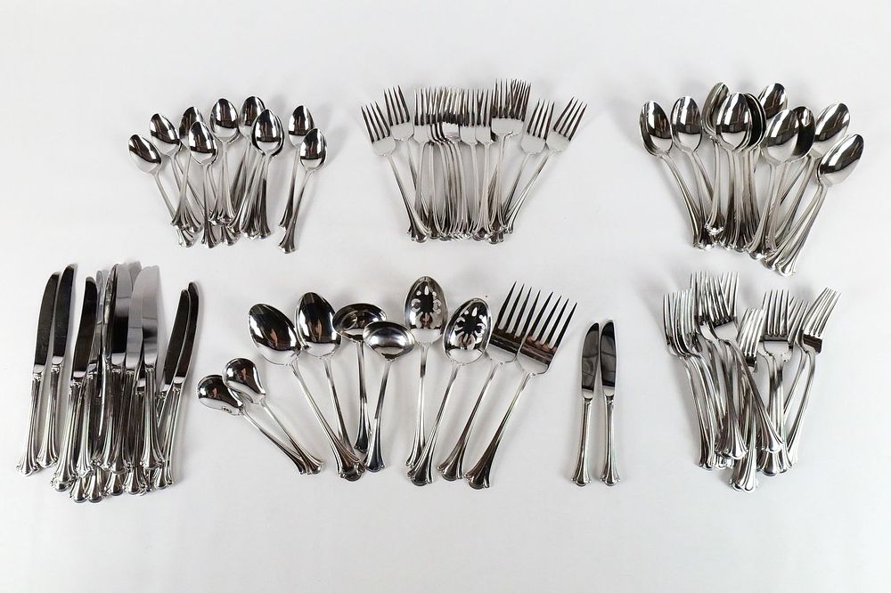 Lot 199: Large Lot of Stainless Steel Silverware