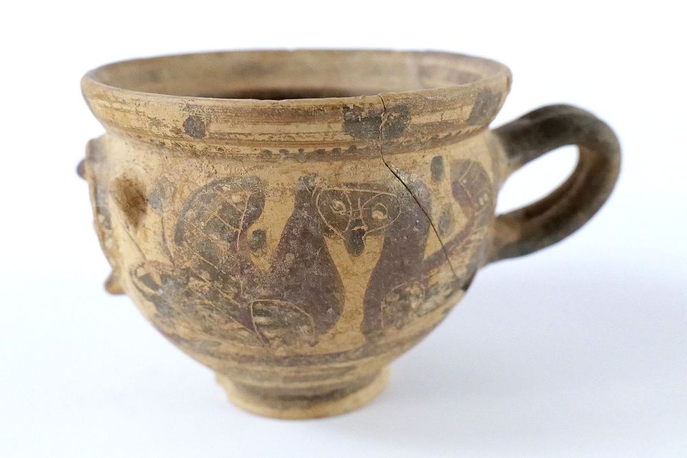 Lot 203: Greek Corinthian Black-Figured Face Pottery Cup Antiquity