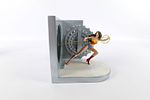 DC Direct Wonder Woman Limited Edition Bookend Set. DC Direct Wonder Woman Deluxe Cold Cast Image - 9
