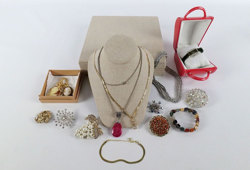 Lot 160: Group Lot of Costume Jewelry