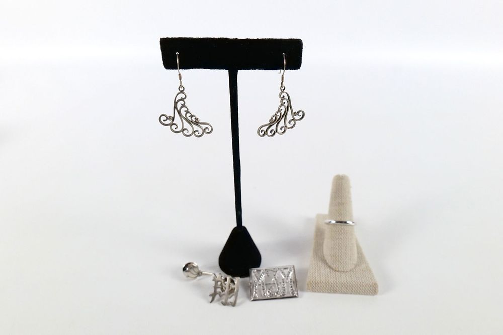 Lot 161: Group Lot of Sterling Jewelry