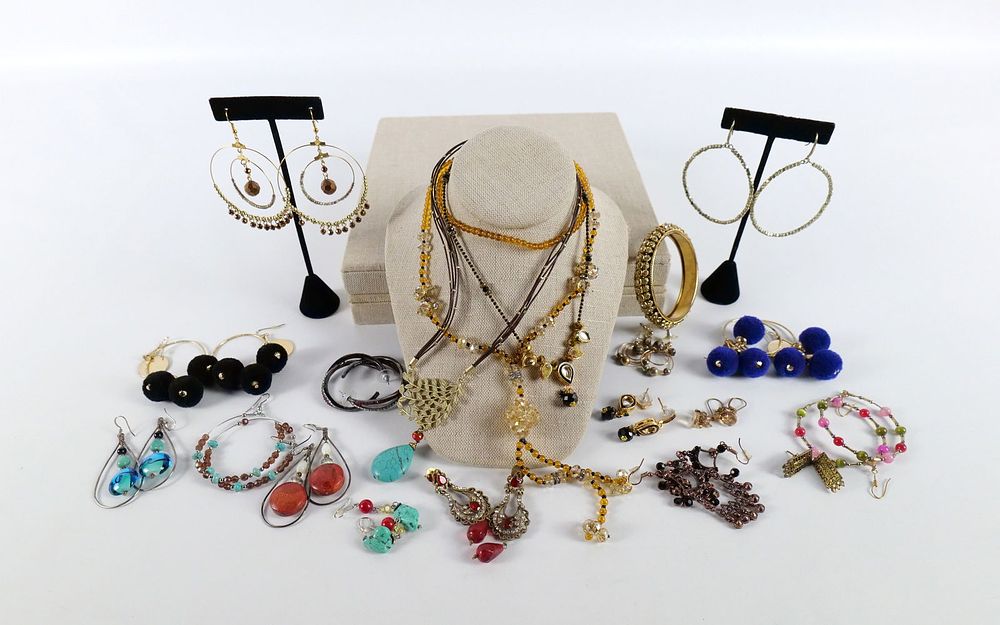 Lot 162: Group Lot of Costume Jewelry