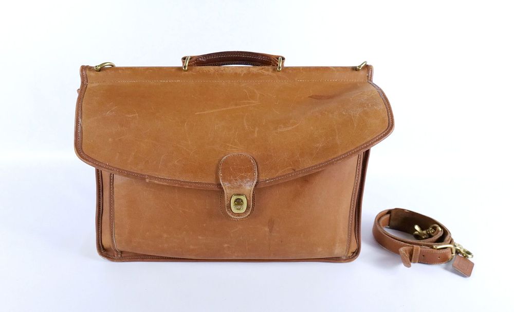 Lot 173: Vintage Leather Coach Messenger Brown Briefcase