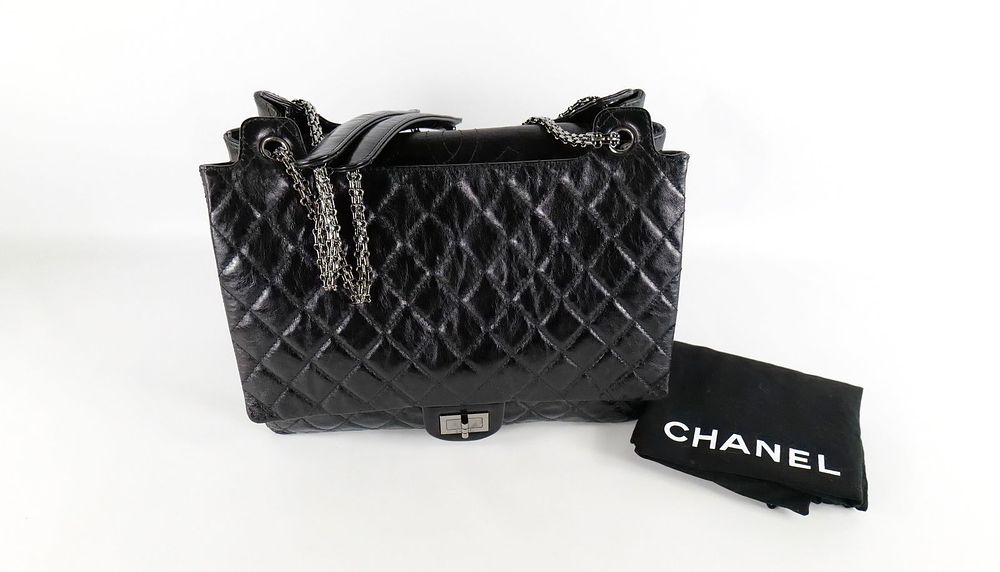 Lot 194: Chanel Reissue Accordion Flap Bag