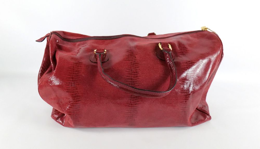 Lot 200: I Santi Red Leather Tote Bag