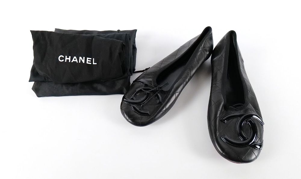 Lot 207: Chanel Cambon Quilted Black Leather Ballet Flats