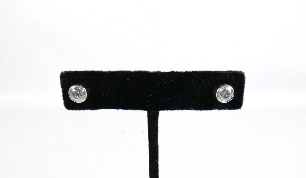 Lot 370: 14K White Gold Diamond Stud Earrings