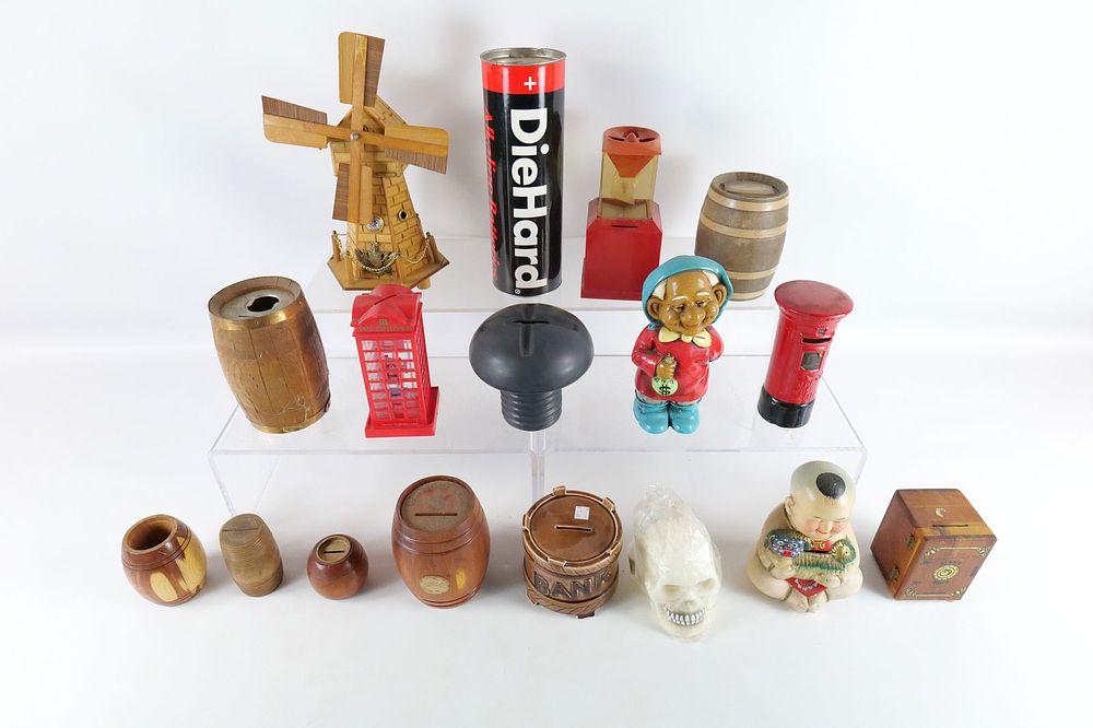 Lot 181: Lot of Assorted Novelty Banks