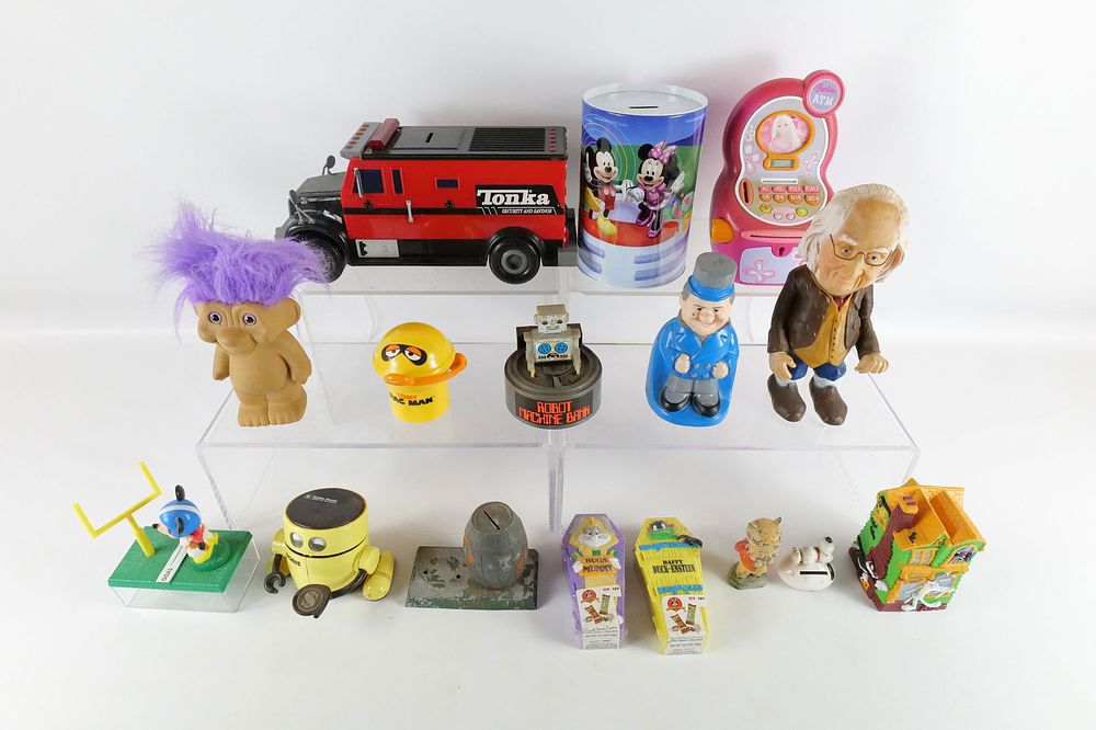 Lot 195: Lot of Assorted Novelty Banks