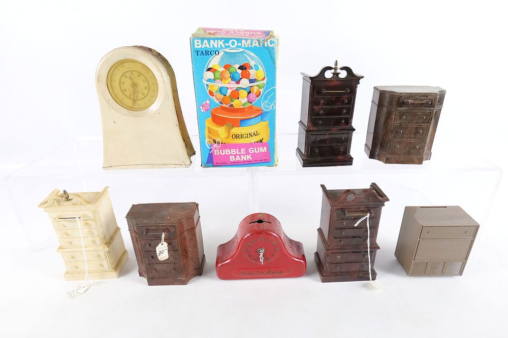 Lot 204: Lot of Metal and Plastic Novelty Banks