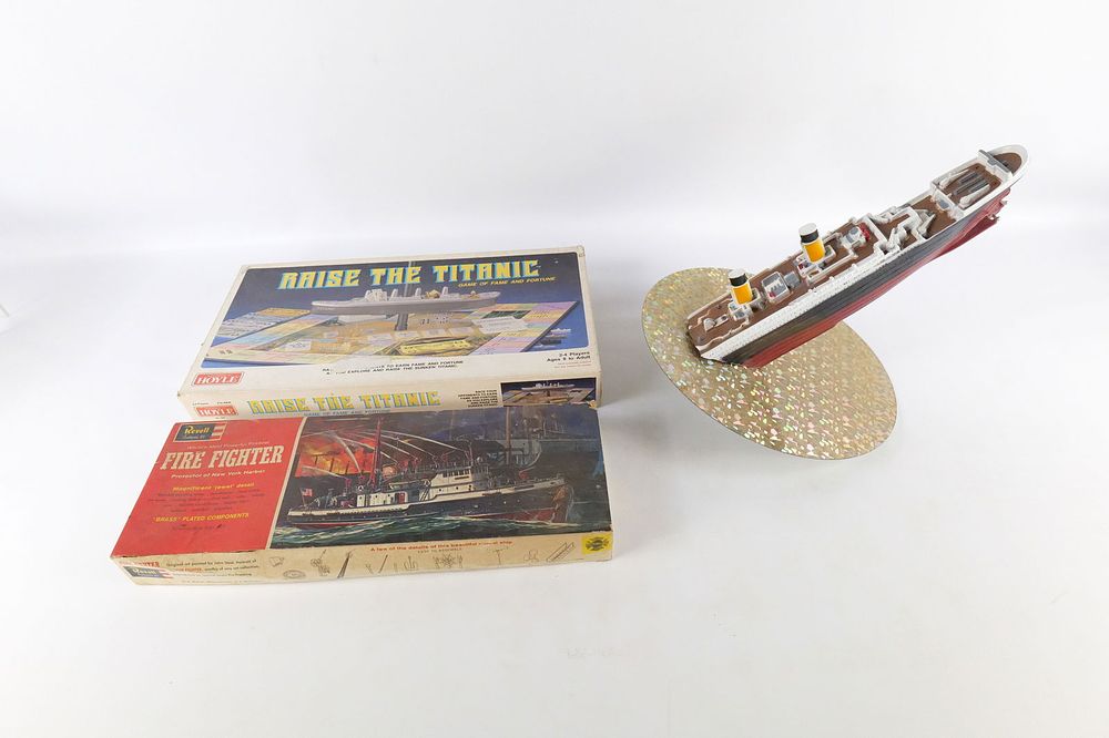 Lot 248: Lot of Collectibles
