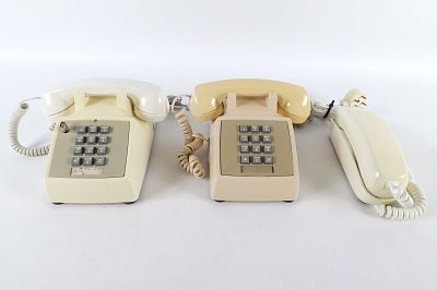 Lot of 3 Vintage Western Electric Push Button Telephones. Including Trimline and 2x Desk. Some 