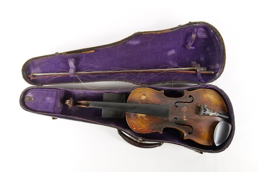 Lot 218: Antique Violin