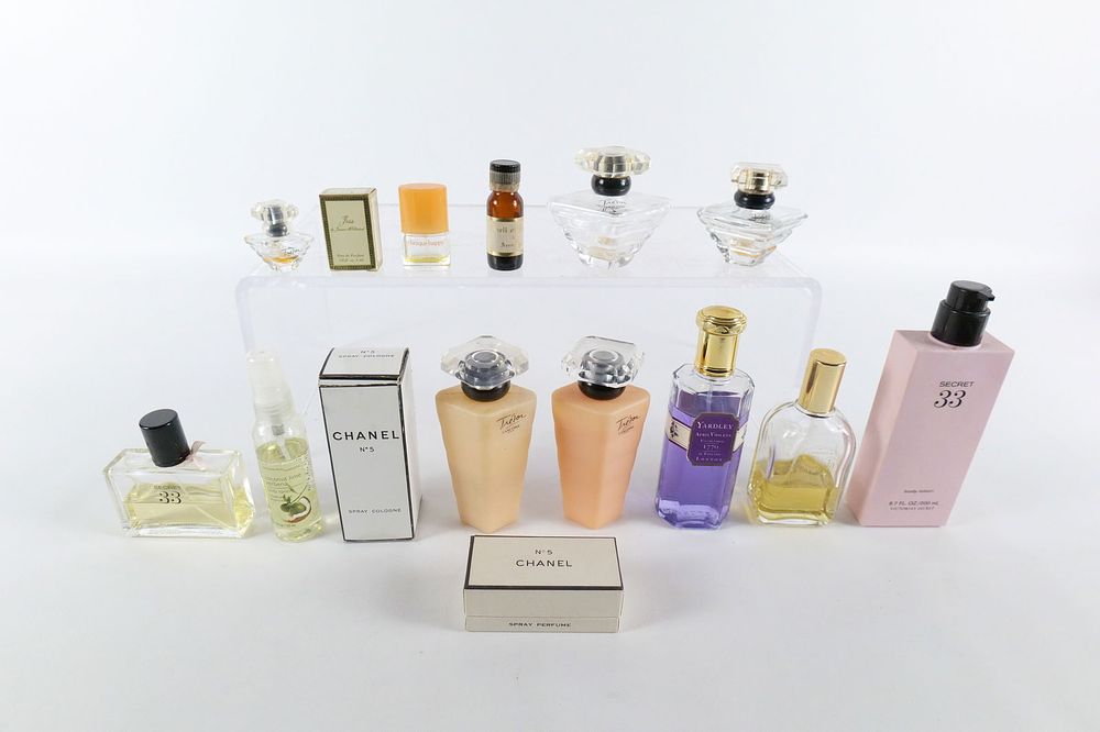 Lot 230: Lot of Perfume and Lotion Bottles