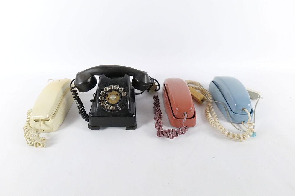Lot 232: Lot of Vintage Telephones