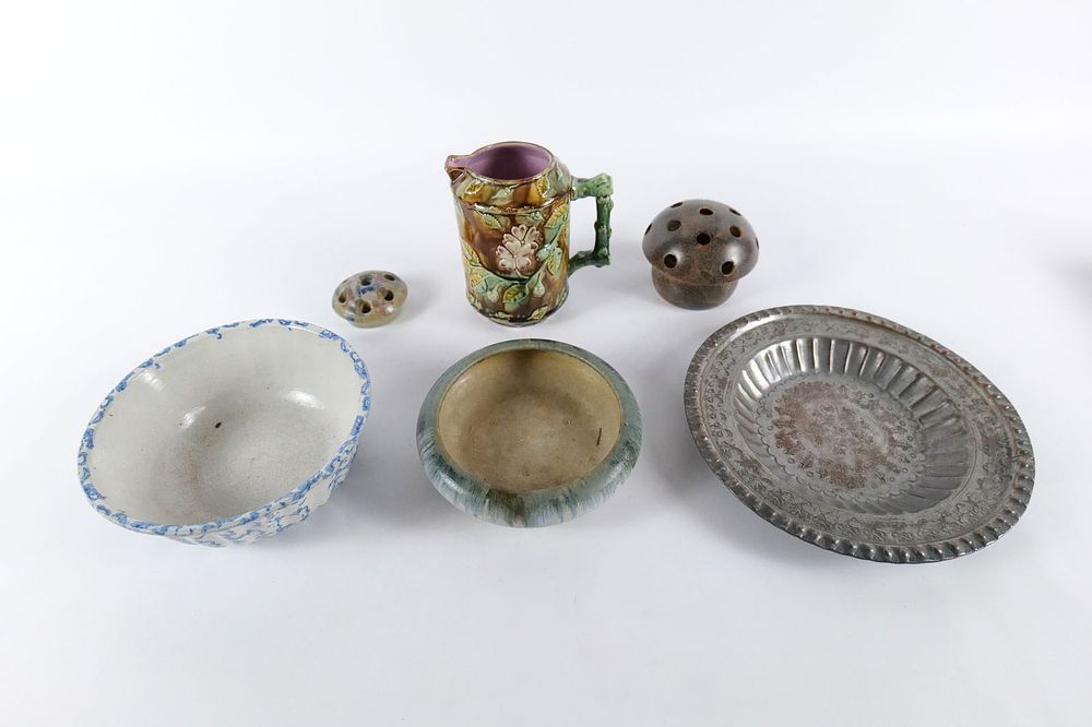 Lot 233: Group Lot of Mostly Pottery