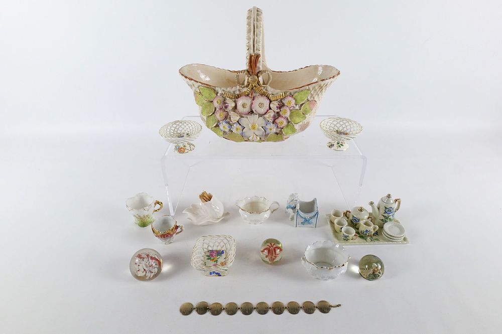 Lot 236: Group Lot of Mixed Miscellaneous Pieces