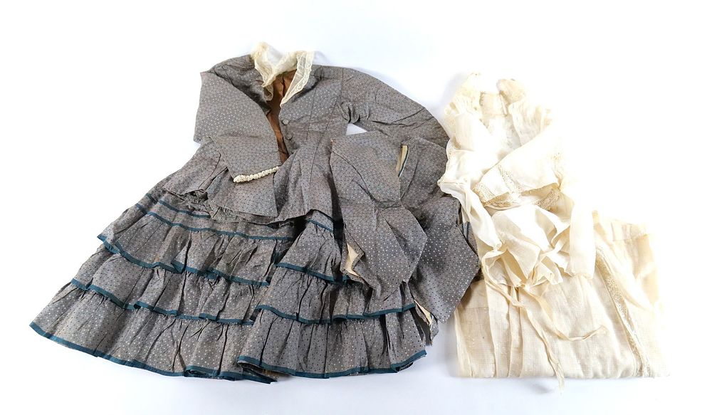 Lot 301: Lot of Antique Fabric