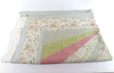Cannon Cotton Patchwork Paisley Bedspread. Could use a cleaning. All invoices must be paid 