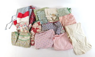 Lot of Vintage Aprons. Some have some staining. Could use a cleaning. All invoices must be paid 