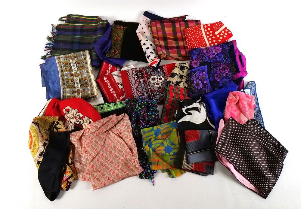 Lot 307: Lot of Vintage Headscarf's