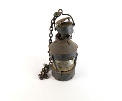 Antique Ships Lantern. Antique ships Lantern. Rusting. AS-IS. Needs a total restoration. 