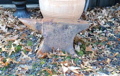 Vintage Anvil. Measures 8.5" tall x 16.5" wide x 5" deep. All invoices must be paid within 24 