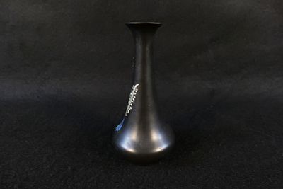 Shelley Ribbon Vase with White Heather. Art Deco. Measures 6.75" tall. All invoices must be 