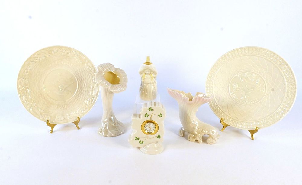 Lot 158: Lot of Irish Porcelain Pieces